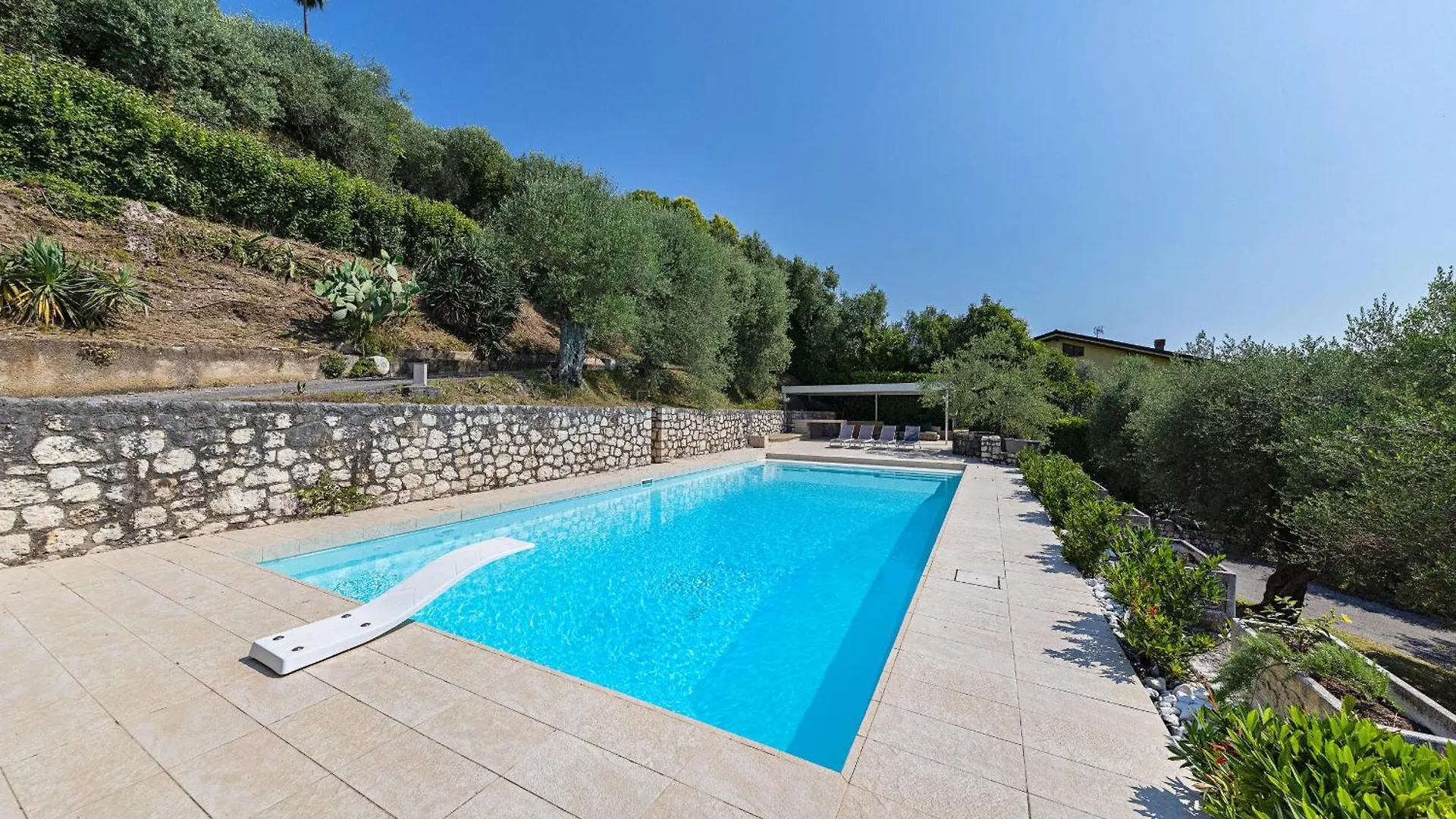Villa Mariavittoria Gardone Riviera 0*,  Ιταλία