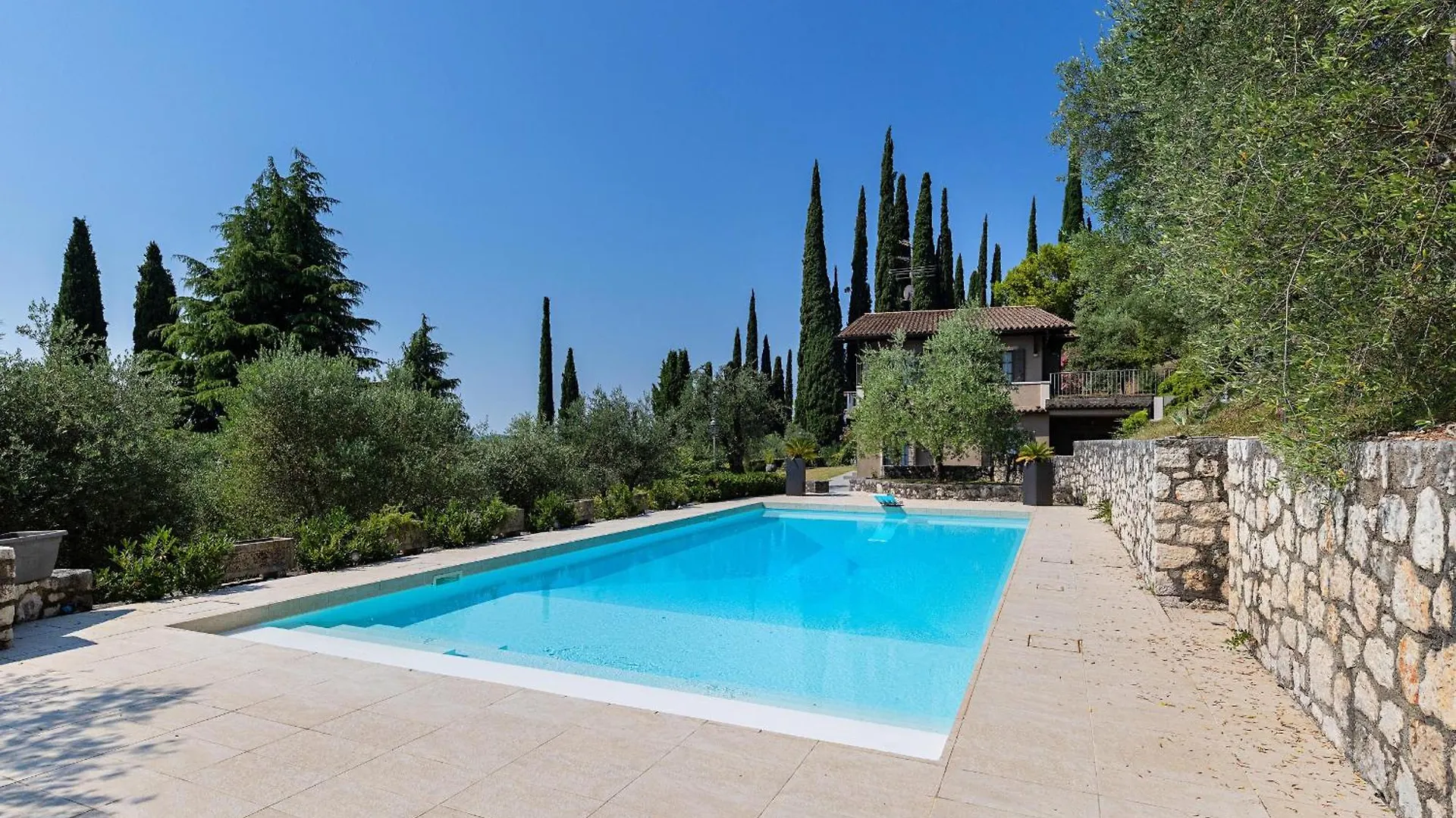Villa Mariavittoria Gardone Riviera 0*,  Ιταλία